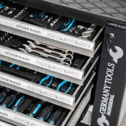 Werkzeugwagen bestückt 2