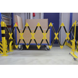 Scherengitter mit Sperrpfosten aus Stahl zum Aufdübeln