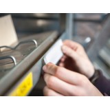 Selbstklebende Etikettenhalter