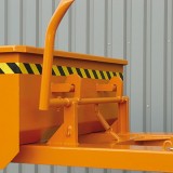 Ladeschaufel mit geschlossenen Stapler-Einfahrtaschen