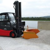 Ladeschaufel mit Staplergabel-Durchschub