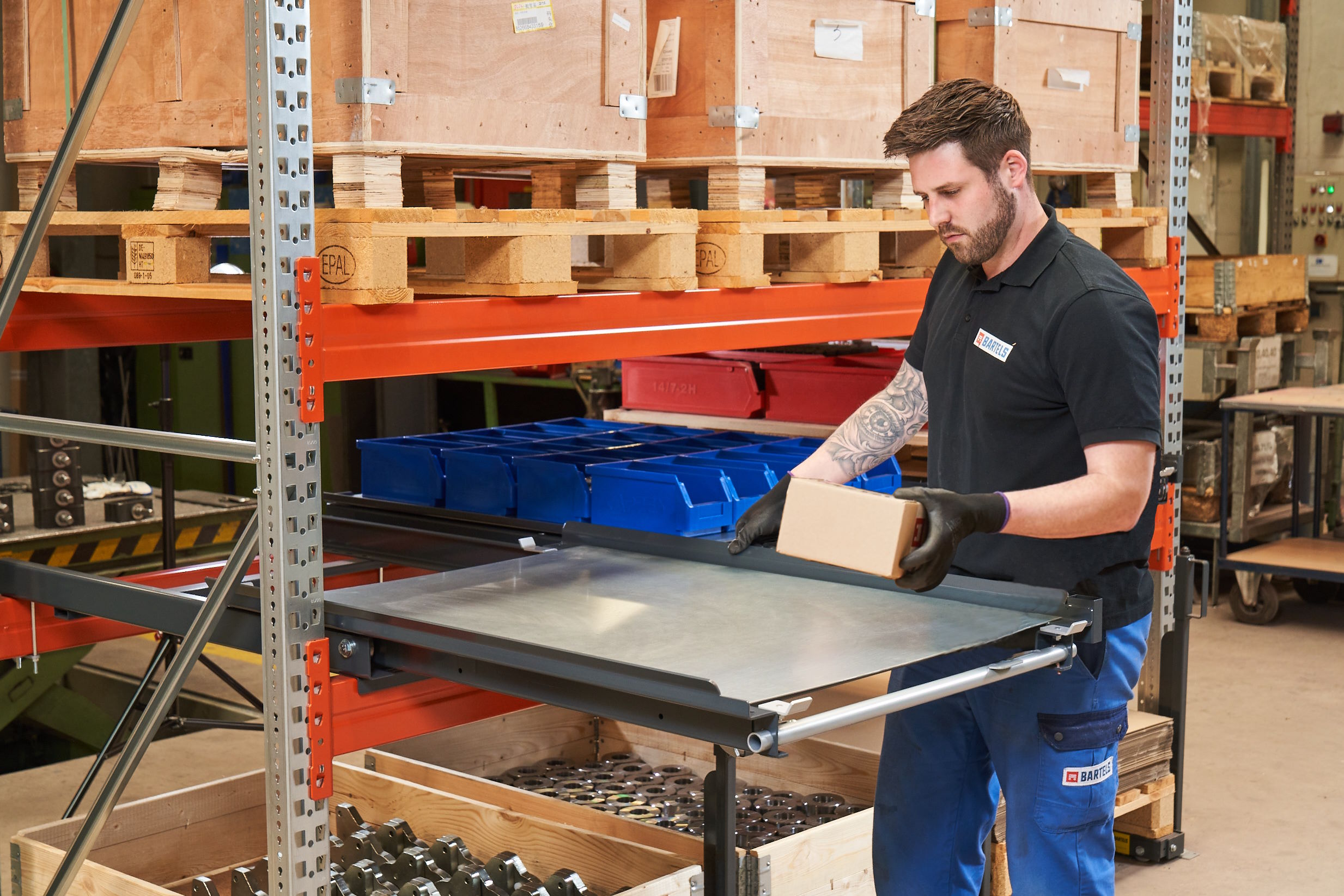Palettenauszug für aufrechtes Kommissionieren Palettenauszug - Aufrechter und ergonomischer Zugriff auf die Ware von 3 Seiten