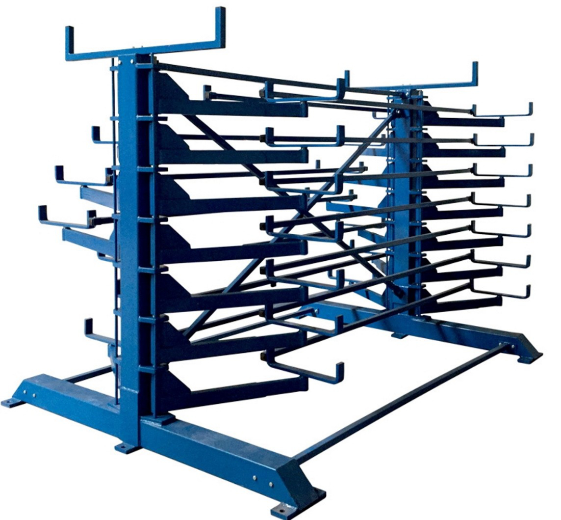 Regal mit schwenkbaren Kragarmen